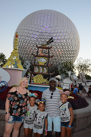 EPCOT_ECENTR2_20171107_406141478624