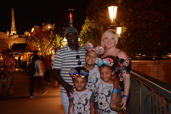 EPCOT_IGFRLOWBRIDGEICON_20171108_406145823671